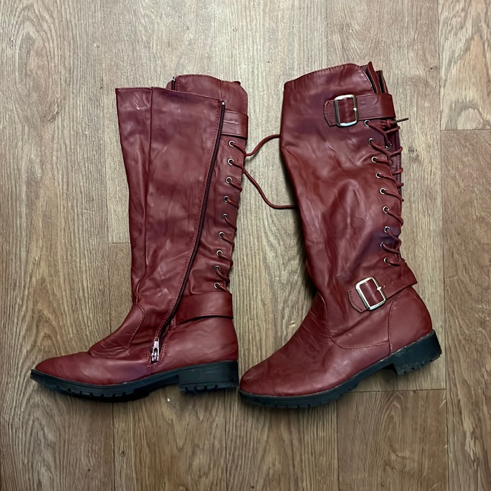 Burgundy leather boots. SUPER CUTE